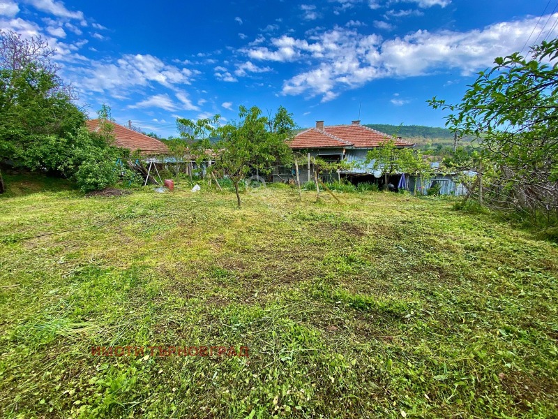 Na prodej  Dům oblast Veliko Tarnovo , Pčelište , 100 m2 | 79114716