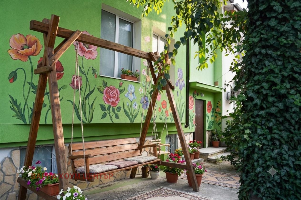 Продава КЪЩА, гр. Варна, Център