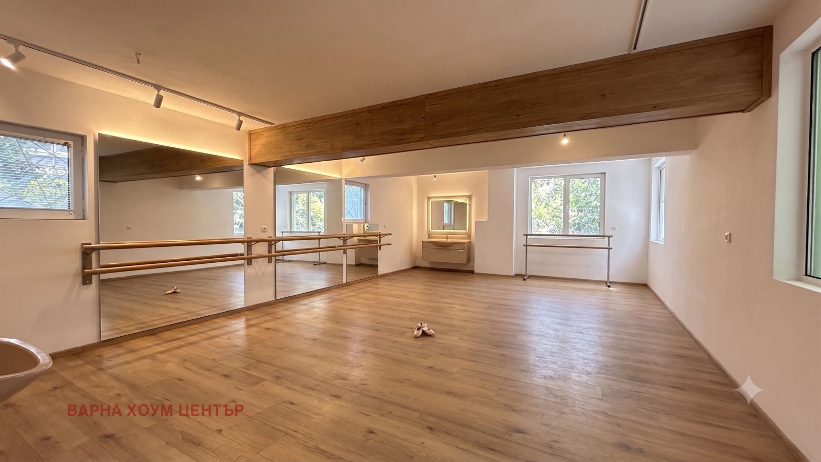 Продава КЪЩА, гр. Варна, Център, снимка 7 - Къщи - 51350604