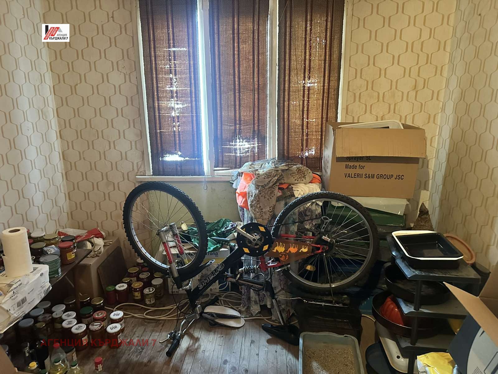 Продава ЕТАЖ ОТ КЪЩА, гр. Кърджали, Студен кладенец, снимка 8 - Етаж от къща - 54250040