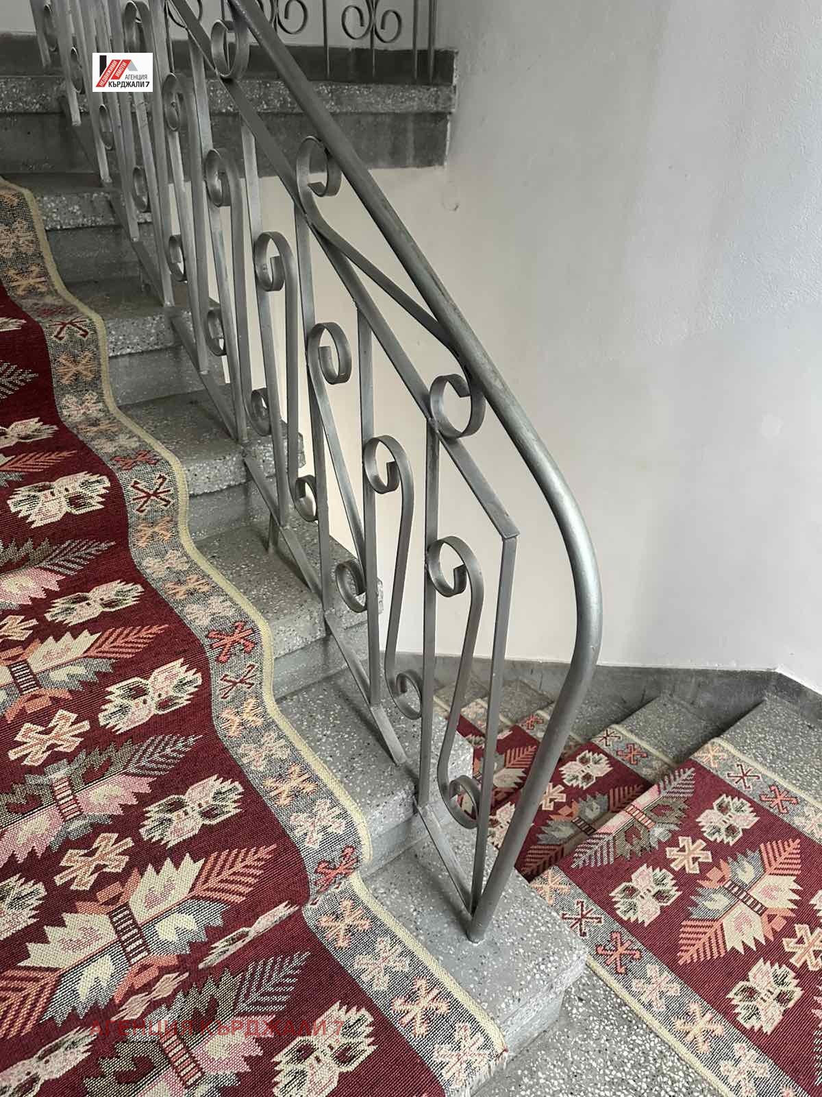 Продава ЕТАЖ ОТ КЪЩА, гр. Кърджали, Студен кладенец, снимка 14 - Етаж от къща - 54250040