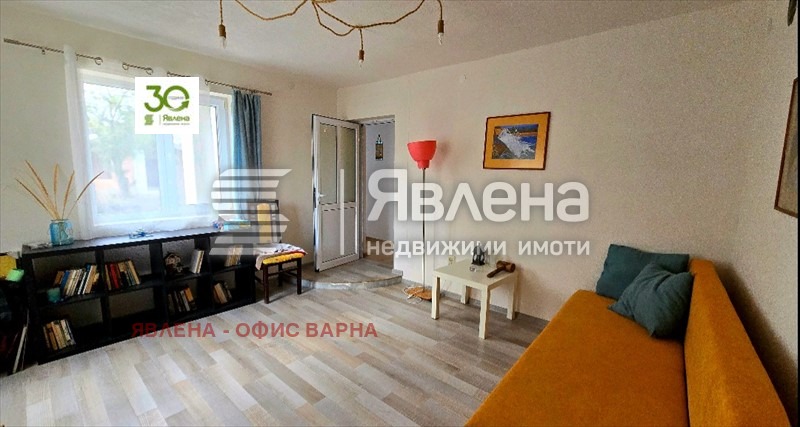 Продава КЪЩА, с. Соколово, област Добрич, снимка 2 - Къщи - 53880682