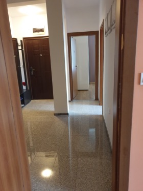 2 quartos Idealen centar, Pleven 4