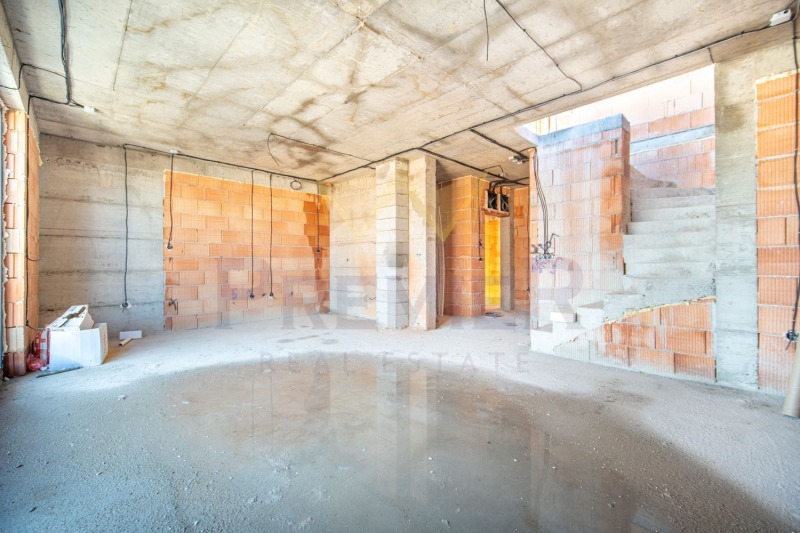 Продава 4-СТАЕН, гр. Варна, м-т Долна Трака