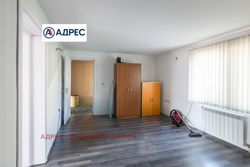 Продава ЕТАЖ ОТ КЪЩА, гр. Плевен, Сторгозия, снимка 4 - Етаж от къща - 52600577