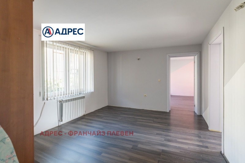 Продава ЕТАЖ ОТ КЪЩА, гр. Плевен, Сторгозия, снимка 5 - Етаж от къща - 52600577