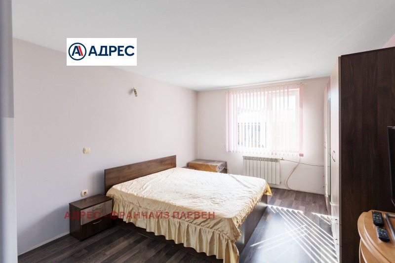 Продава ЕТАЖ ОТ КЪЩА, гр. Плевен, Сторгозия, снимка 2 - Етаж от къща - 52600577