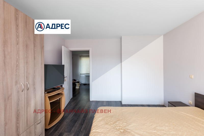 Продава ЕТАЖ ОТ КЪЩА, гр. Плевен, Сторгозия, снимка 3 - Етаж от къща - 52600577