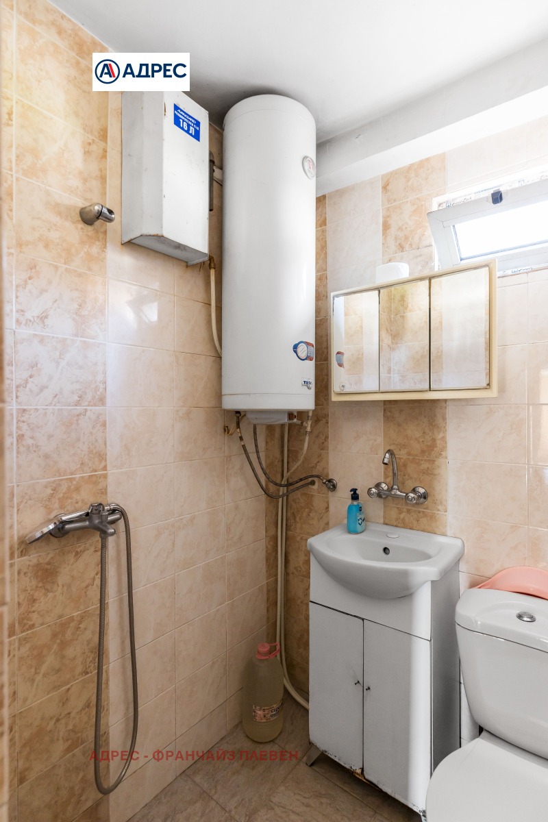 Продава ЕТАЖ ОТ КЪЩА, гр. Плевен, Сторгозия, снимка 7 - Етаж от къща - 52600577