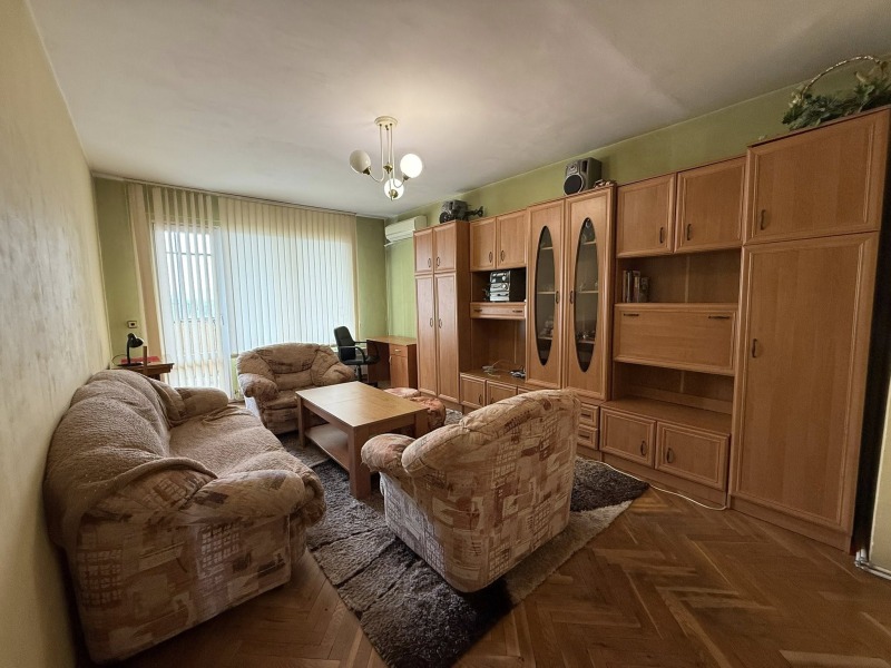 Продава  2-стаен, град Благоевград, Орлова чука • 65 000 € • ID 86594137 — holmes.bg - [1] 