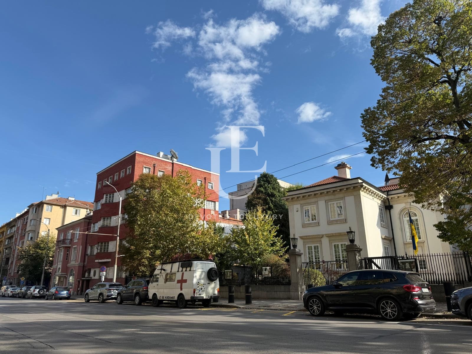 Продава БИЗНЕС ИМОТ, гр. София, Център