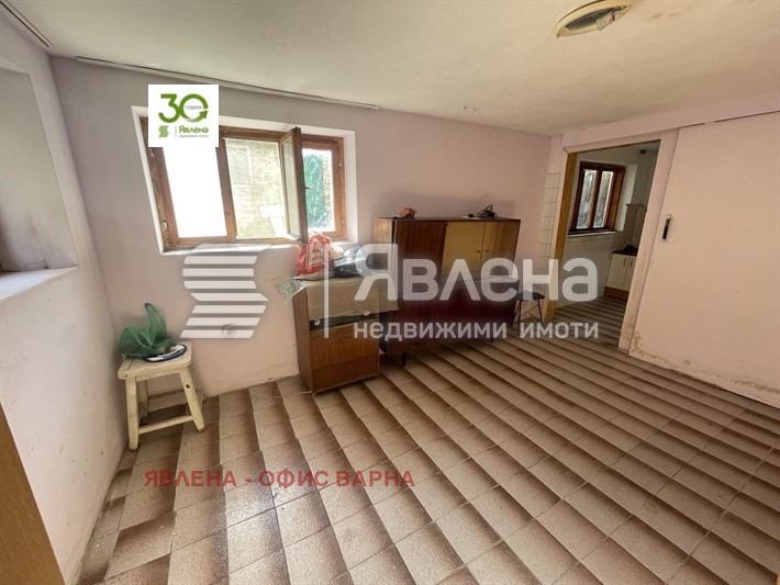 Продава ЕТАЖ ОТ КЪЩА, гр. Варна, Цветен квартал, снимка 5 - Етаж от къща - 53613435