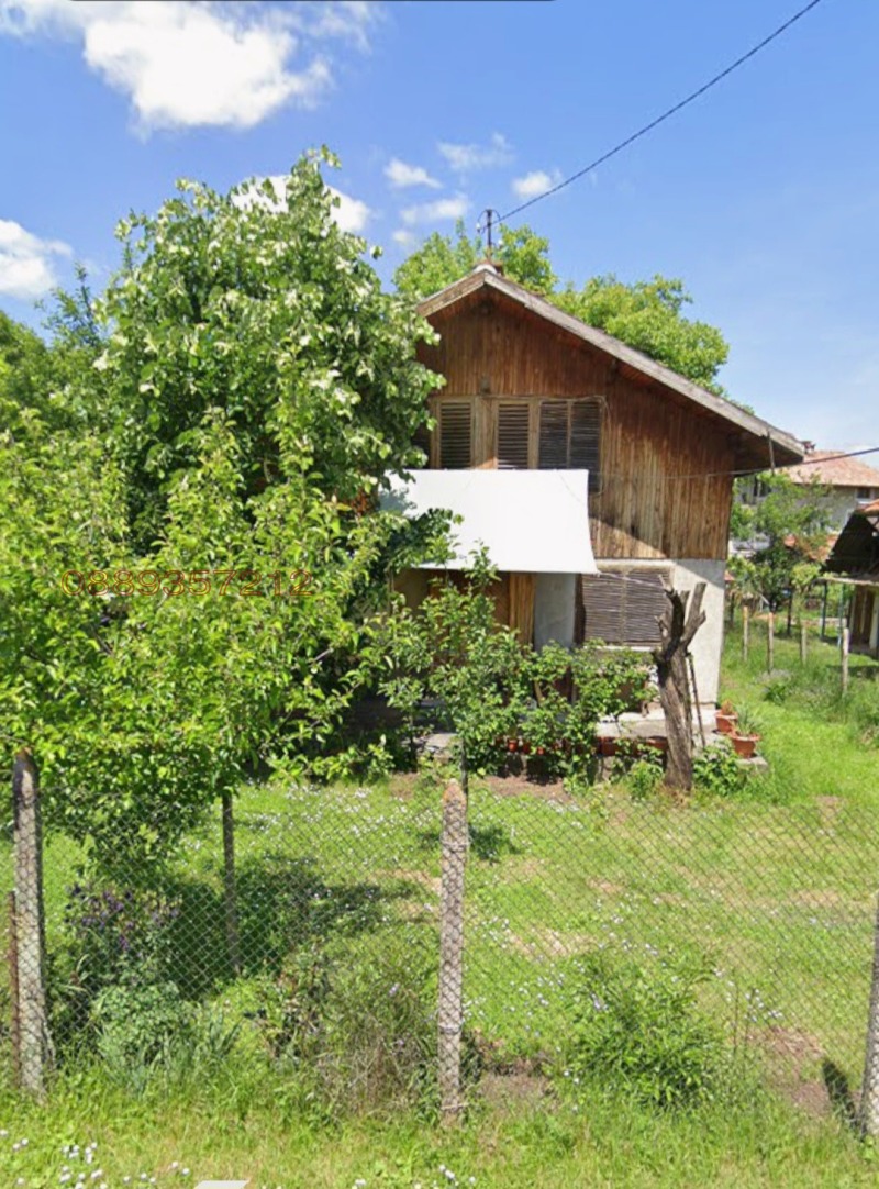 Продава ВИЛА в област Перник, с. Извор - 24 кв.м / 19 500 € » 38 138.69 лв.