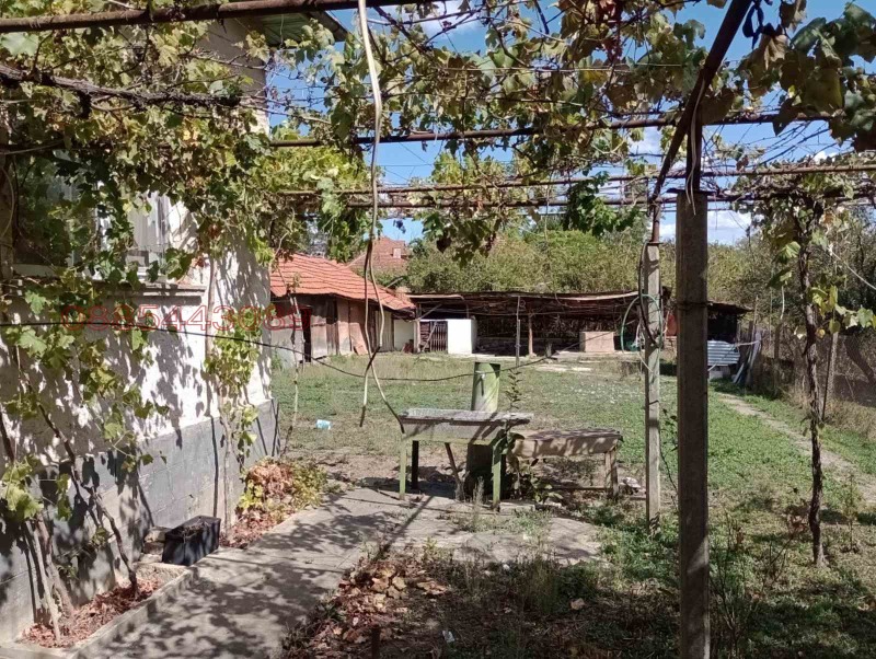 Продава КЪЩА, гр. Луковит, област Ловеч, снимка 8 - Къщи - 52779546