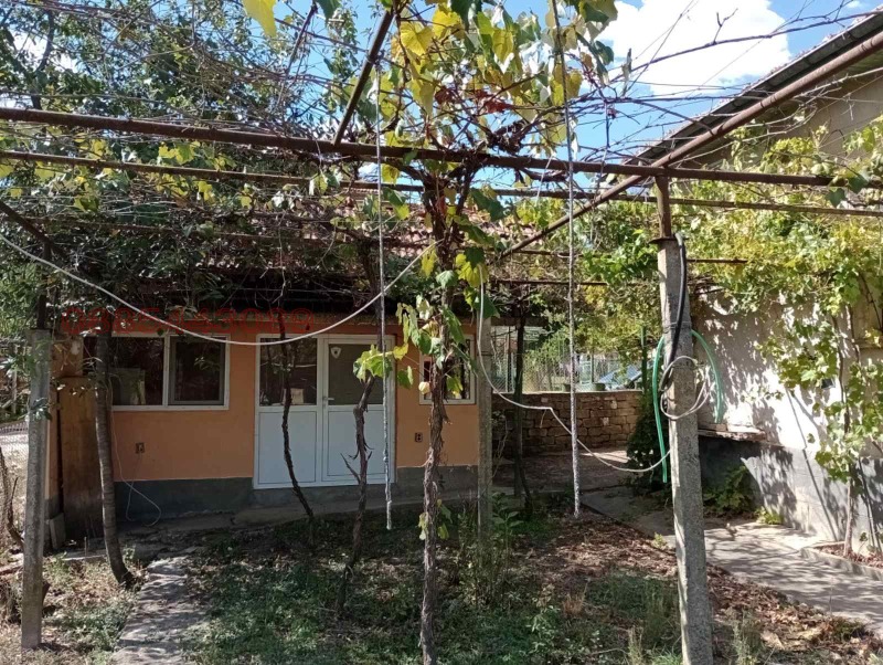 Продава КЪЩА, гр. Луковит, област Ловеч, снимка 7 - Къщи - 52779546