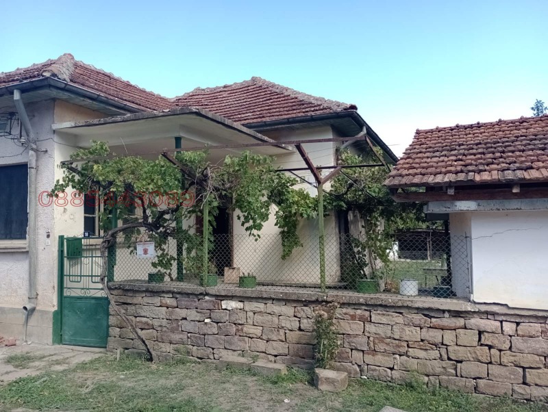 Продава КЪЩА, гр. Луковит, област Ловеч