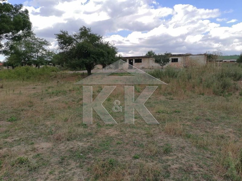 Продава САМОСТОЯТЕЛНА СГРАДА в област Варна, с. Водица - 690 кв.м / 110 000 € » 215 141.30 лв., АГЕНЦИЯ КУРТЕВ