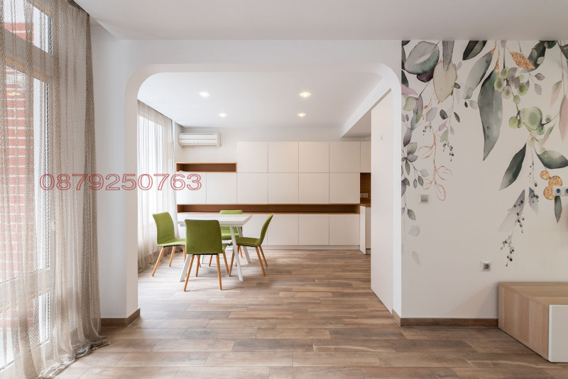 Продава 3-СТАЕН, гр. София, Изток, снимка 3 - Апартаменти - 53428580