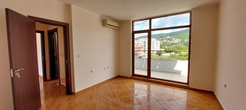 Till salu  2 sovrum region Burgas , Sveti Vlas , 144 kvm | 24024625 - bild [7]