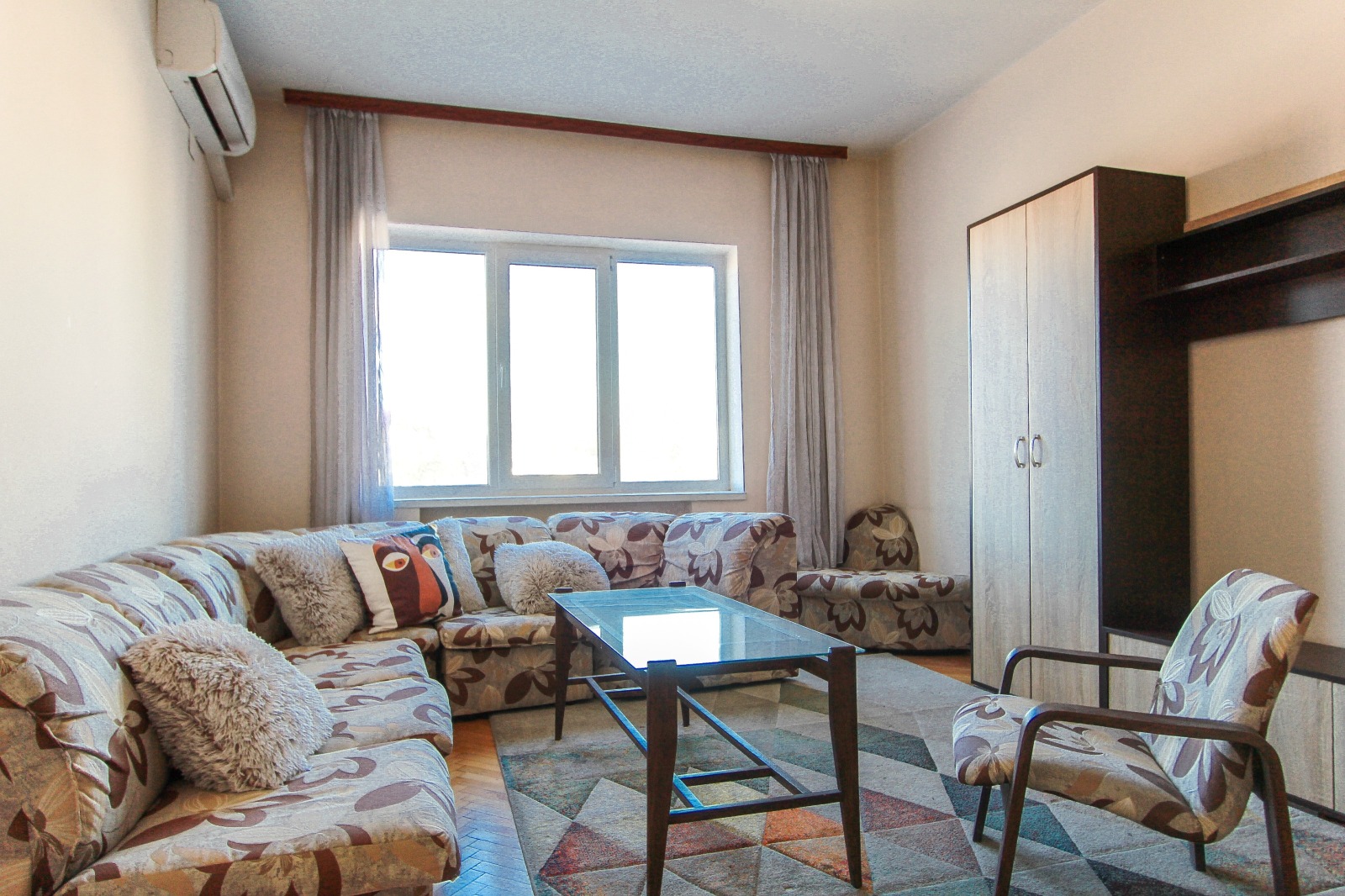 Продава 2-СТАЕН, гр. София, Център