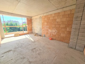 3 sovrum Cveten kvartal, Varna