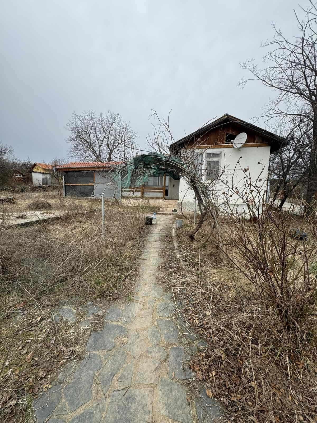 Продава КЪЩА, с. Бегуновци, област Перник, снимка 2 - Къщи - 48631300