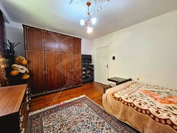 Продава ЕТАЖ ОТ КЪЩА | Imot.bg — изображение 13