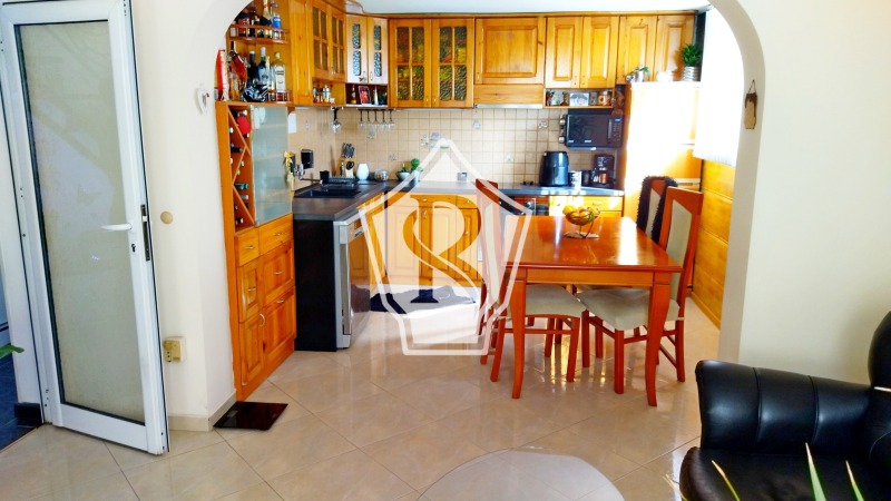 Продава  4-стаен град Варна , Погреби , 128 кв.м | 95506465 - изображение [2]
