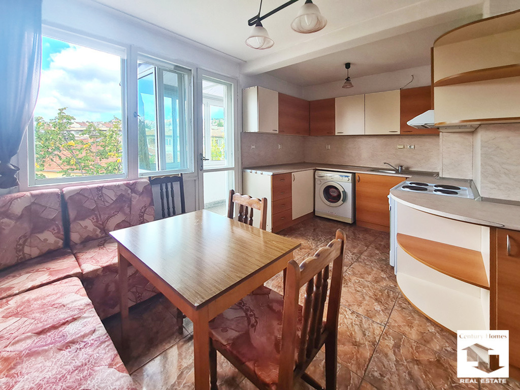 Продава 3-СТАЕН, гр. Велико Търново, Център, снимка 2 - Апартаменти - 52033769