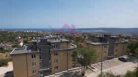 1 quarto Izgrev, Varna