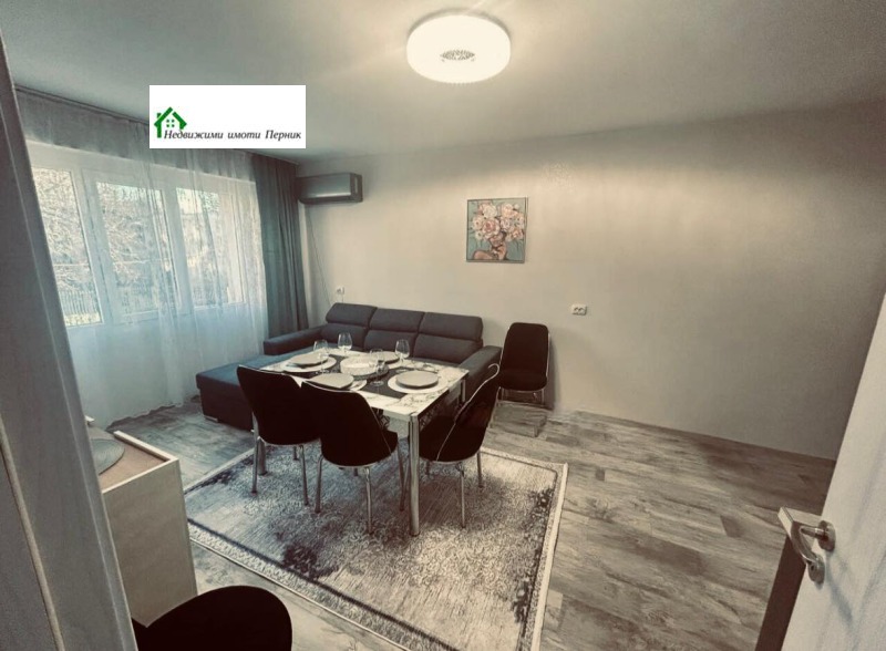 Продава 2-СТАЕН, гр. Перник, Изток, снимка 2 - Апартаменти - 52703266