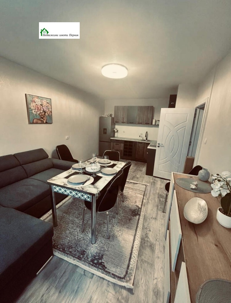 Продава 2-СТАЕН, гр. Перник, Изток