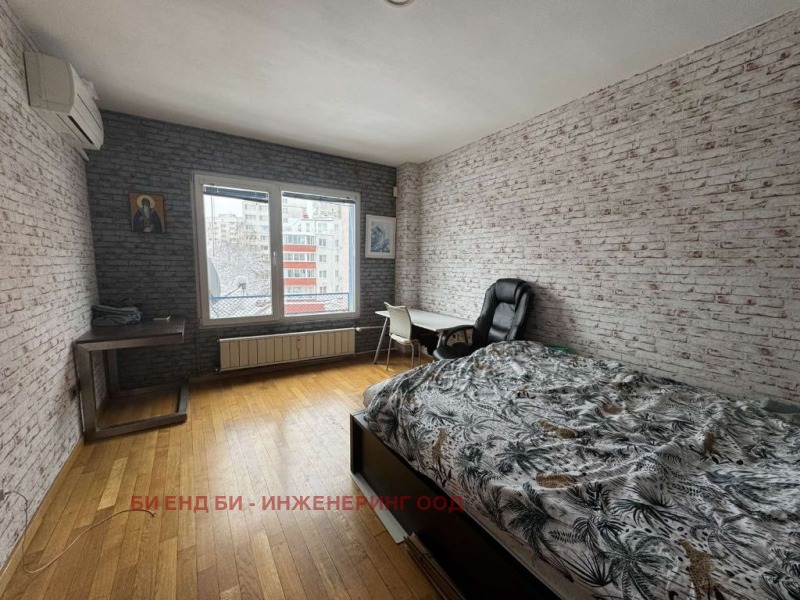 De vânzare  3 dormitoare Sofia , Bâcston , 180 mp | 30915912 - imagine [5]