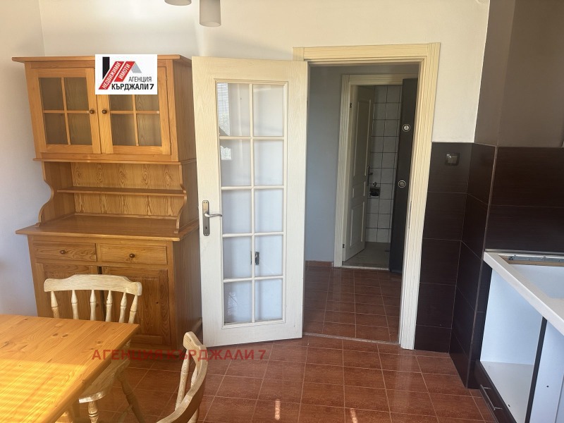 Продава 4-СТАЕН, гр. Кърджали, Център, снимка 4 - Апартаменти - 52693115