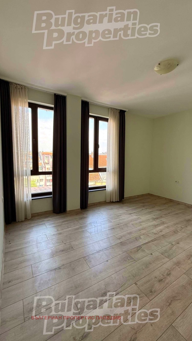 À venda  Mais de 3 quartos Plovdiv , Karchiiaka , 194 m² | 78907578 - imagem [2]