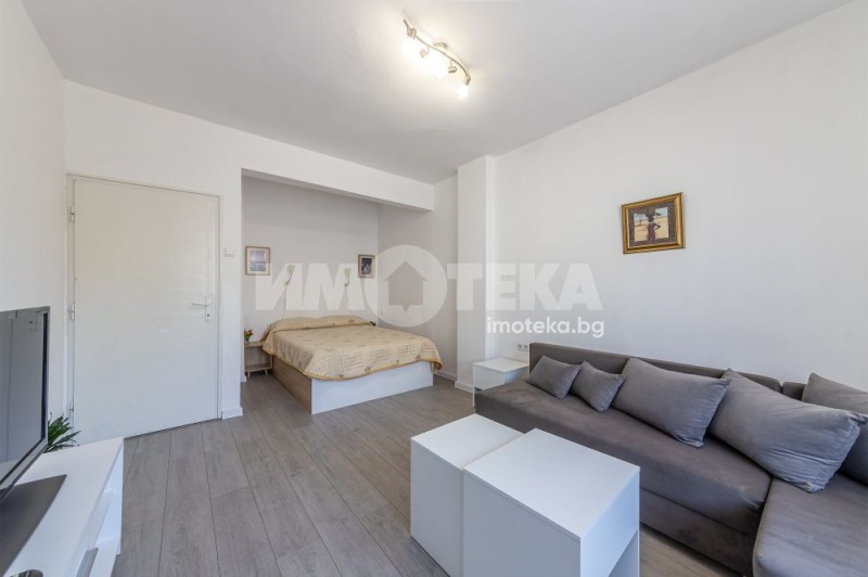 Продава  2-стаен град Варна , Гръцка махала , 70 кв.м | 84406095 - изображение [3]