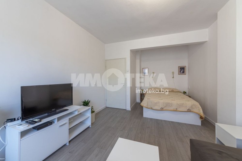 Продава  2-стаен град Варна , Гръцка махала , 70 кв.м | 84406095