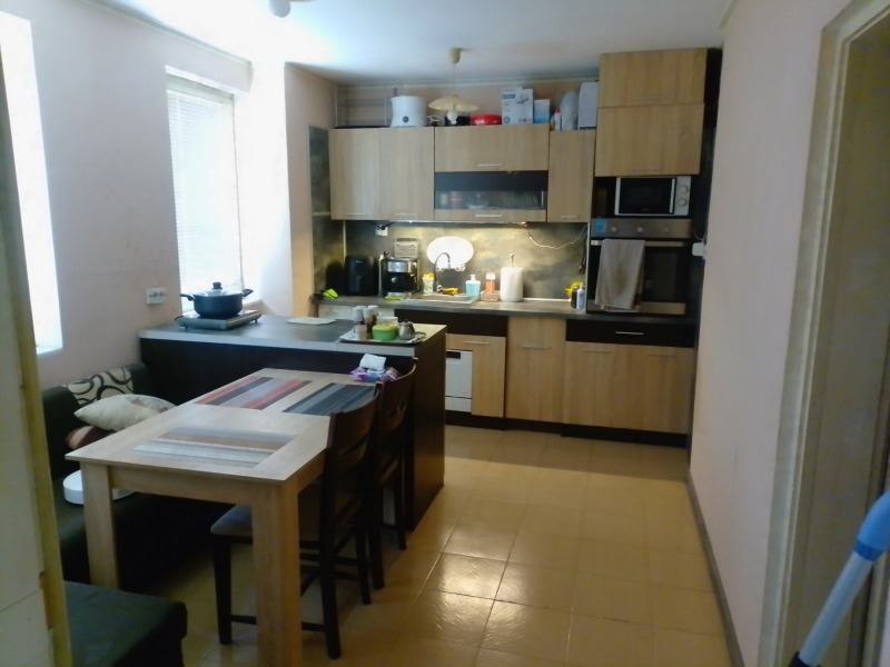 Продава  3-стаен област Пловдив , гр. Карлово , 93 кв.м | 86533769