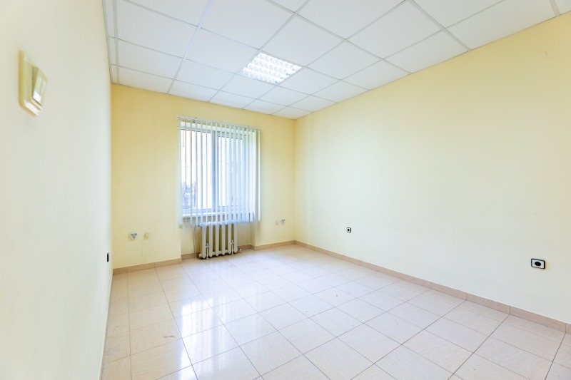 Eladó  Hivatal Pernik , Iztok , 305 négyzetméter | 92873562 - kép [7]