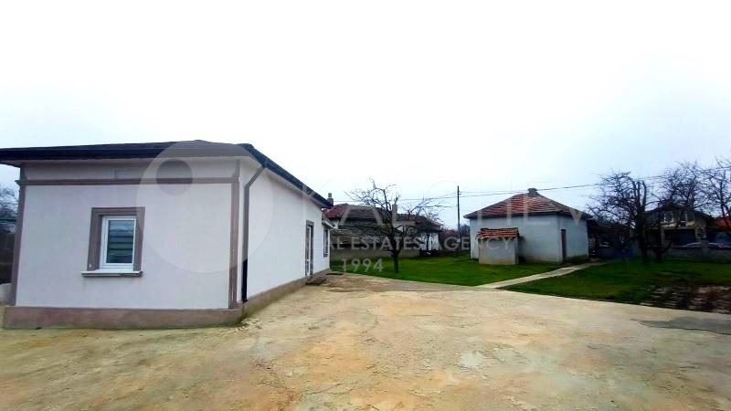 Продава КЪЩА, с. Соколово, област Добрич, снимка 3 - Къщи - 53722212