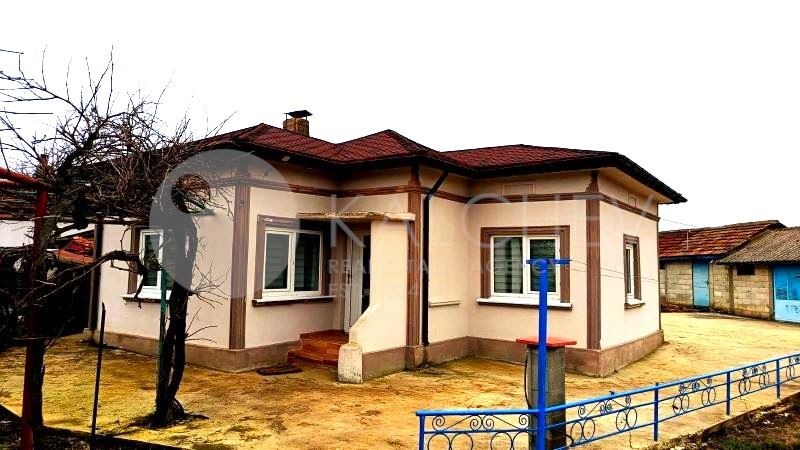 Продава КЪЩА, с. Соколово, област Добрич