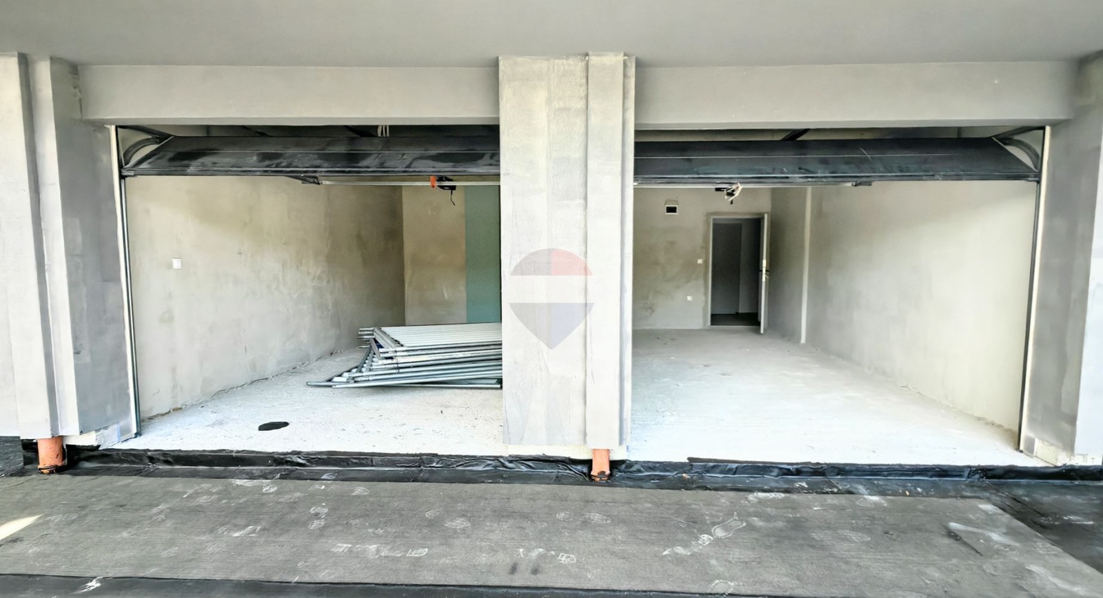 Продава ГАРАЖ, ПАРКОМЯСТО, гр. Варна, Аспарухово