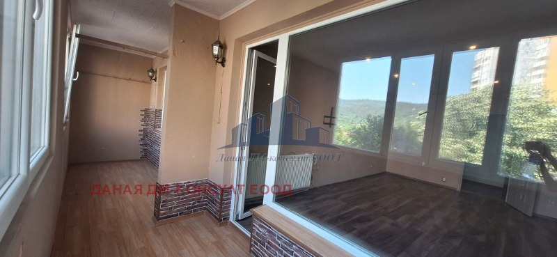 Продава  2-стаен град Шумен , Боян Българанов 1 , 74 кв.м | 96821468 - изображение [5]