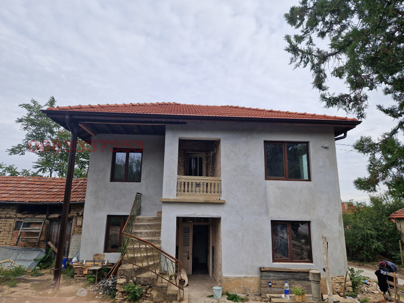 Продава КЪЩА, с. Владиня, област Ловеч, снимка 2 - Къщи - 52785647