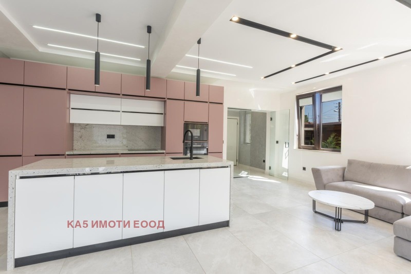 Til salgs  Hus Sofia , Lozen , 330 kvm | 54122063 - bilde [2]