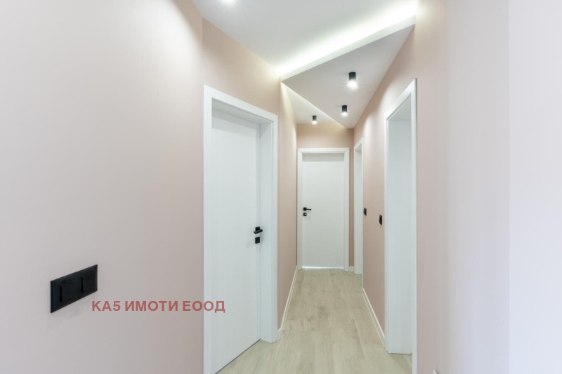 Til salgs  Hus Sofia , Lozen , 330 kvm | 54122063 - bilde [9]