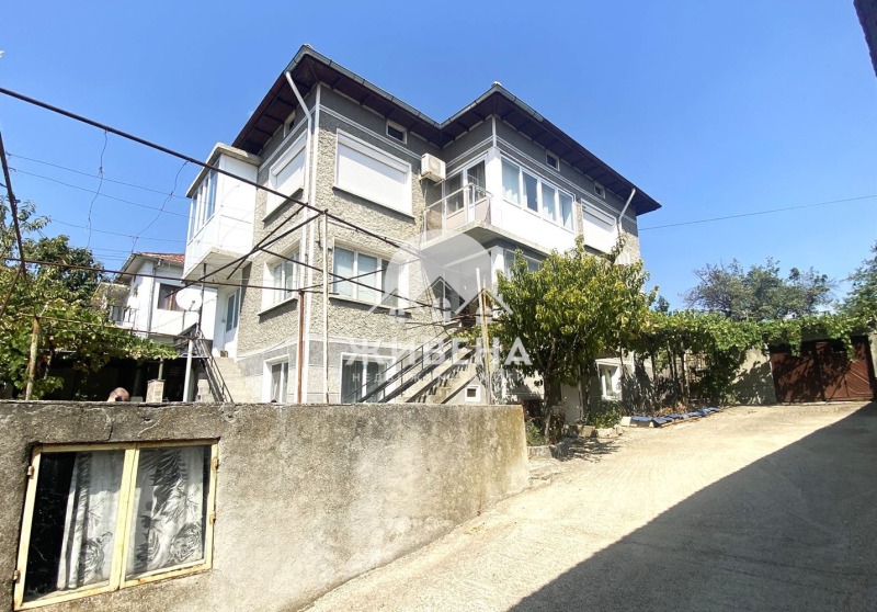 Продава КЪЩА, гр. Аксаково, област Варна, снимка 15 - Къщи - 52464400