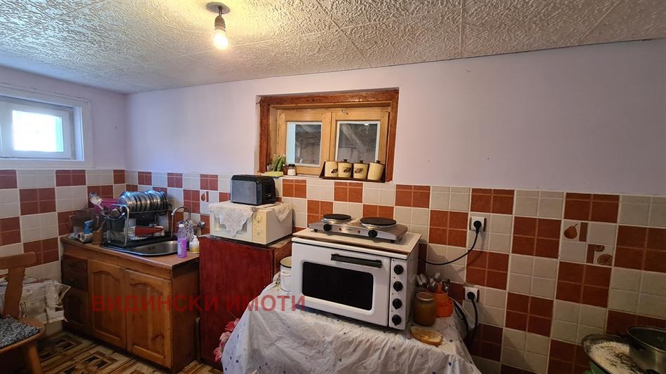 Продава КЪЩА, с. Слана бара, област Видин, снимка 6 - Къщи - 54997827