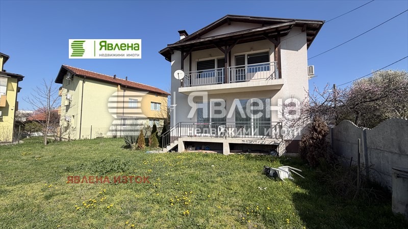 Продава КЪЩА, гр. София, Левски В, снимка 2 - Къщи - 54152326