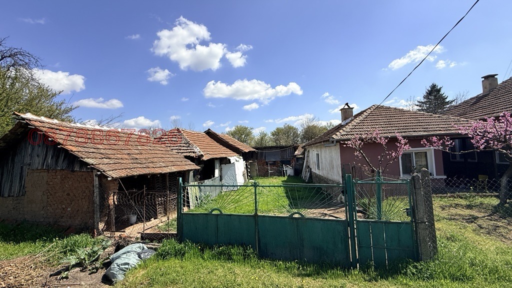 Продава КЪЩА, с. Крива бара, област Монтана, снимка 2 - Къщи - 55435337